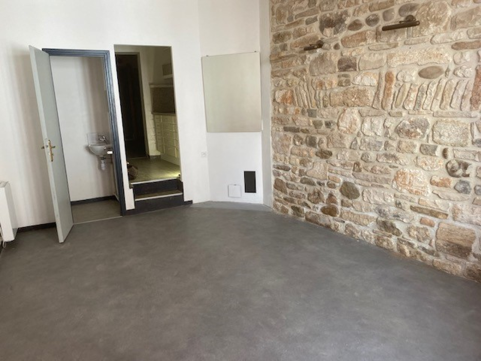 Image_, Immeuble, Saint-Marcel-d'Ardèche, ref :536